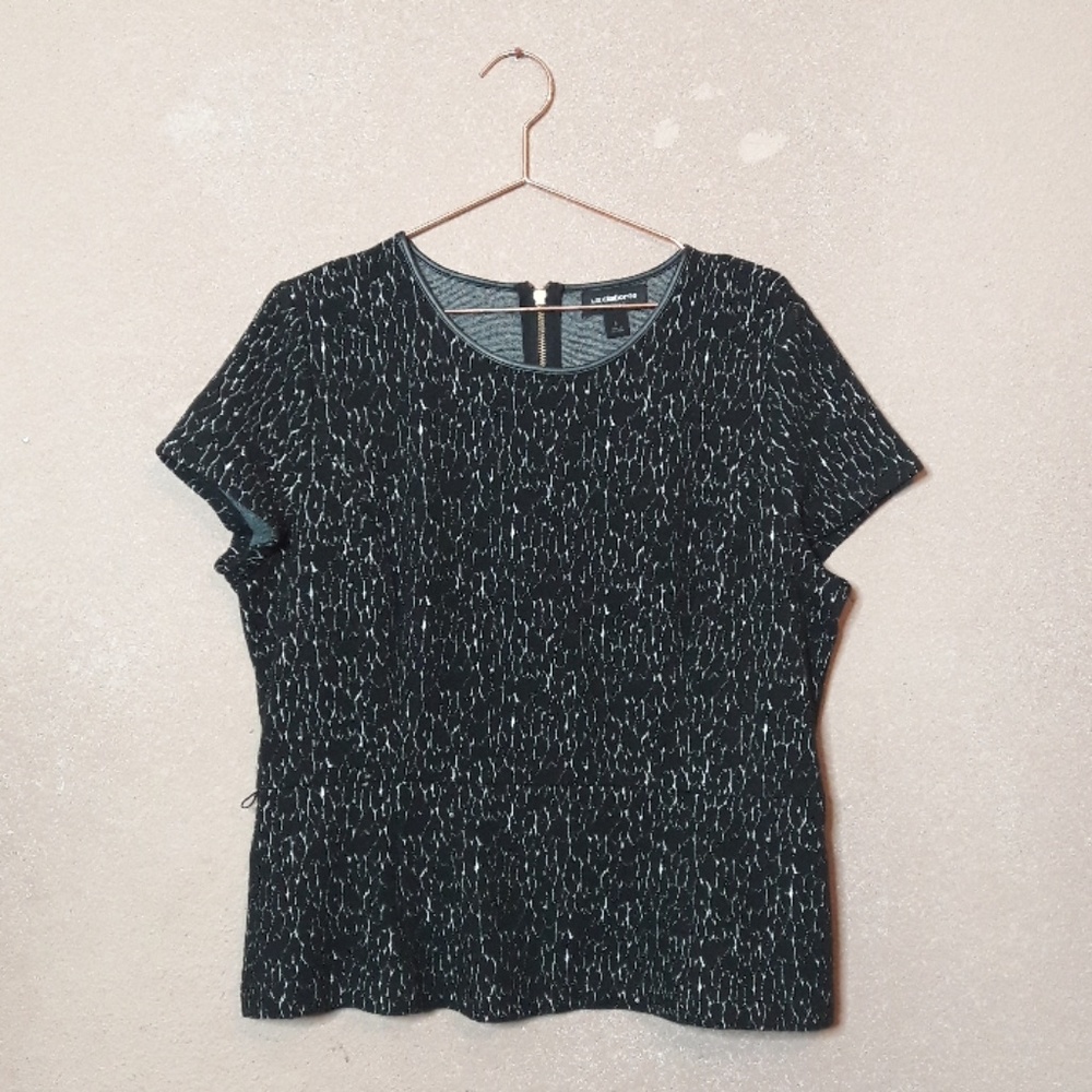 Liz Claiborne  Zip Back Reptile Print Peplum Top